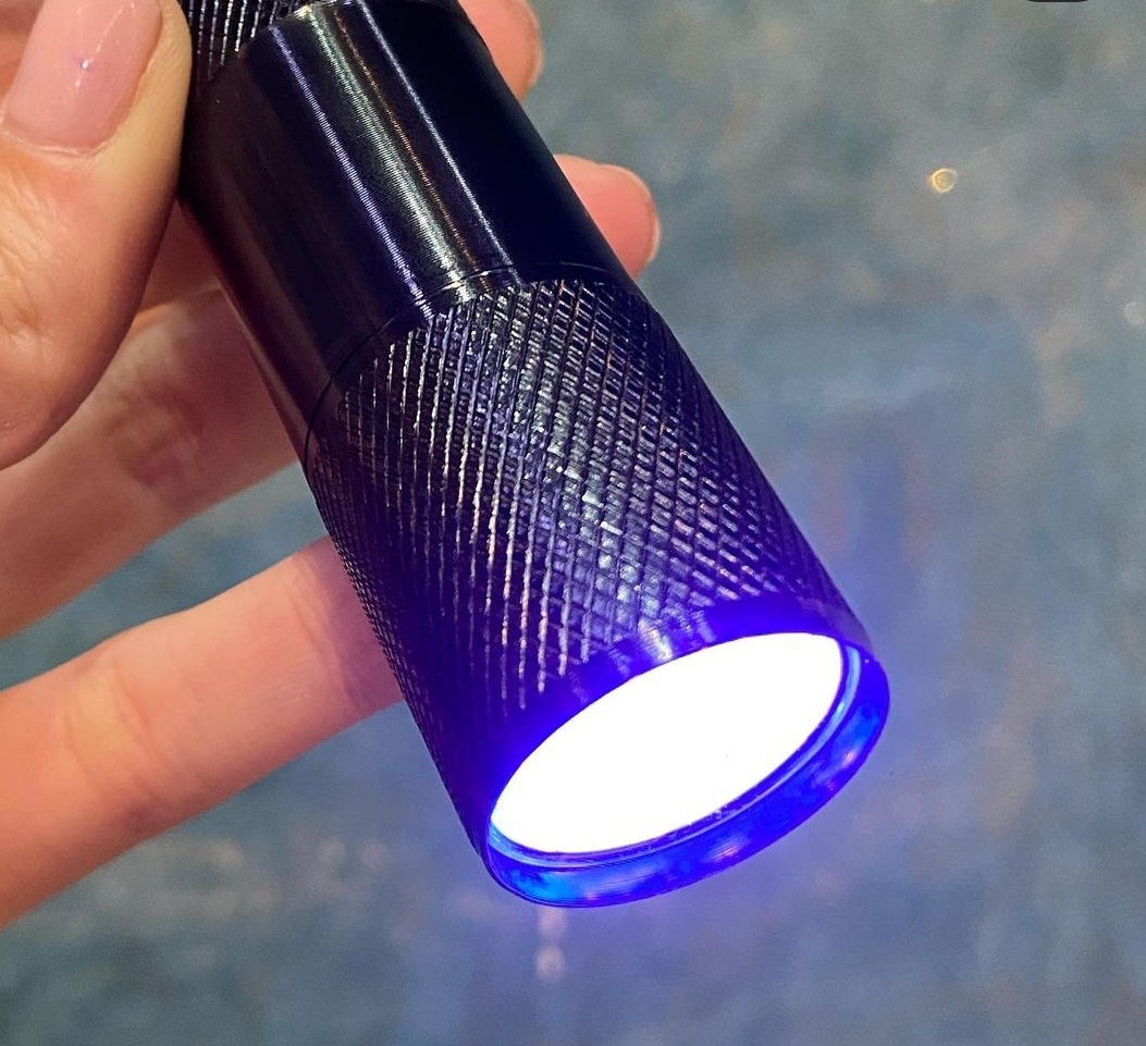 دستگاه یووی UV ناخن چراغ قوه ای 24 وات باتری خور یو وی