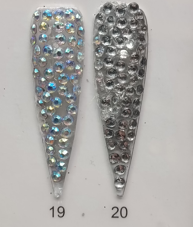 دیزاین نگین ژورنالی طراحی ناخن کدهای 18 تا 20 و 32 نرلین Nerlin