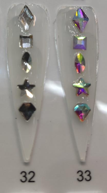 دیزاین نگین ژورنالی طراحی ناخن کدهای 18 تا 20 و کد 32 و 33 نرلین Nerlin