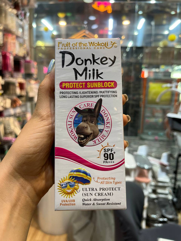 کرم ضد آفتاب بی رنگ شیر الاغ (خر) وکالی Donkey Milk Wokali